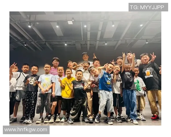 成都街舞队创下新纪录速度排名引领潮流舞蹈新风尚 成都街舞队创下新纪录速度排名引领潮流舞蹈新风尚