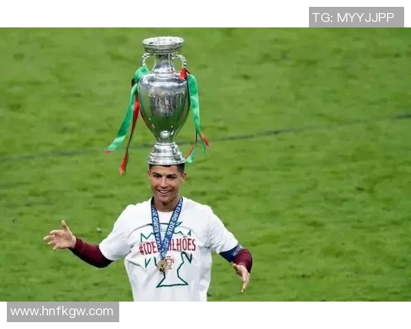 纳姓足球明星的辉煌历程与成就探秘