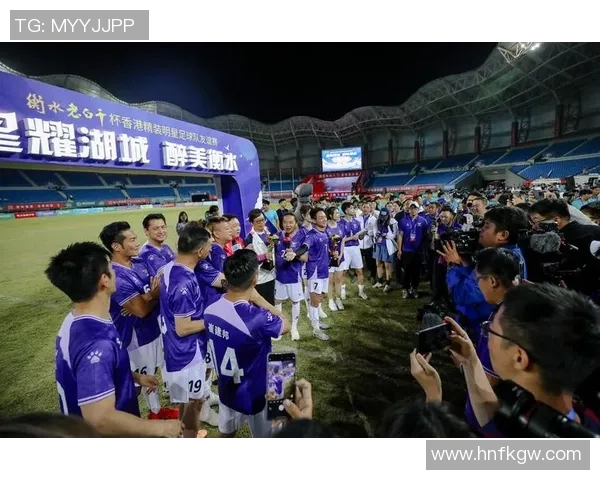 足球明星街头挑战赛精彩瞬间尽在视频中展现你绝对不容错过的足球技艺与魅力