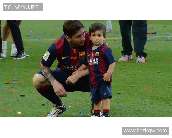 国家足球明星的荣耀与责任:他们如何成为民族的象征与骄傲 国家足球明星的荣耀与责任:他们如何成为民族的象征与骄傲